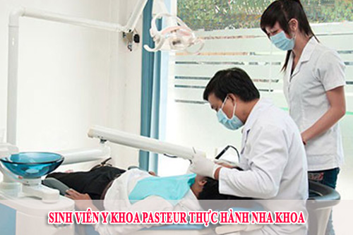 Sinh viên Y khoa Pasteur thực hành nha khoa Sinh viên Y khoa Pasteur thực hành nha khoa